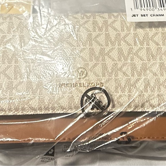 Michael Kors Jet Set Small Logo Smartphone Convertible Crossbody Bag, BNWT - Picture 7 of 7